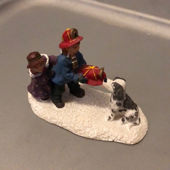 Santa’s Workbench - Village Figures - Picture 2 of 5